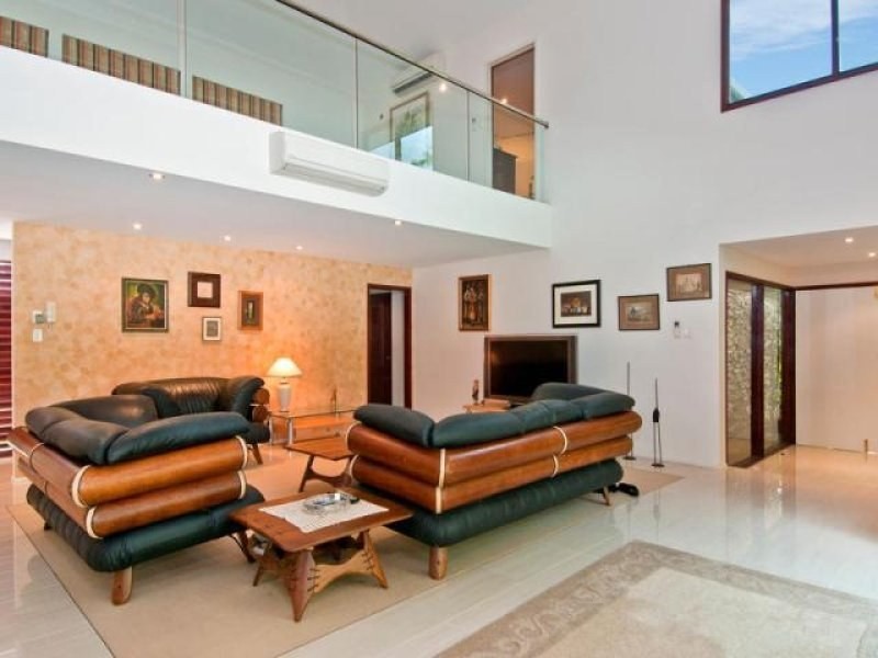 8 Lillian Road, Cairns QLD 4870