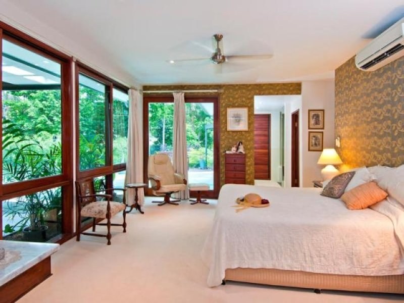 8 Lillian Road, Cairns QLD 4870