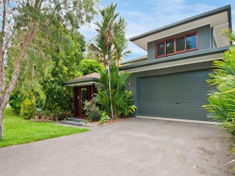 8 Lillian Road, Cairns QLD 4870