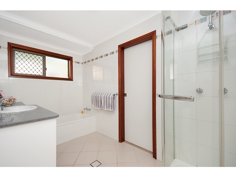 18 Kestrel Street, Bayview Heights QLD 4868