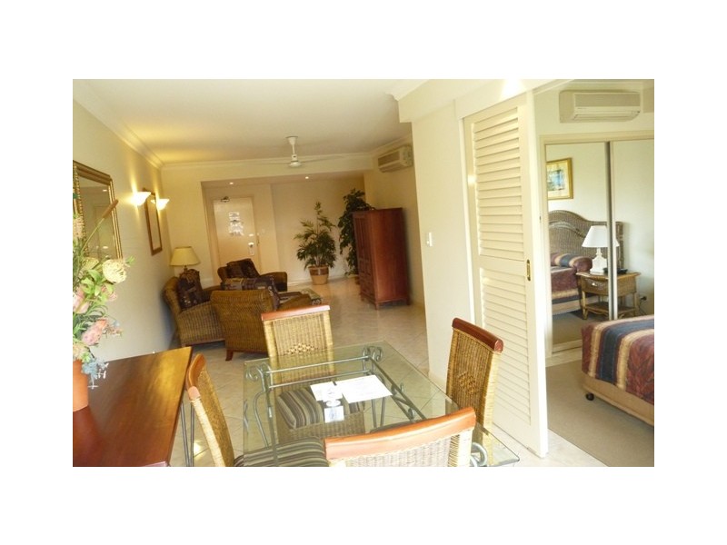 Unit 816/2 Greenslopes Street, Cairns QLD 4870