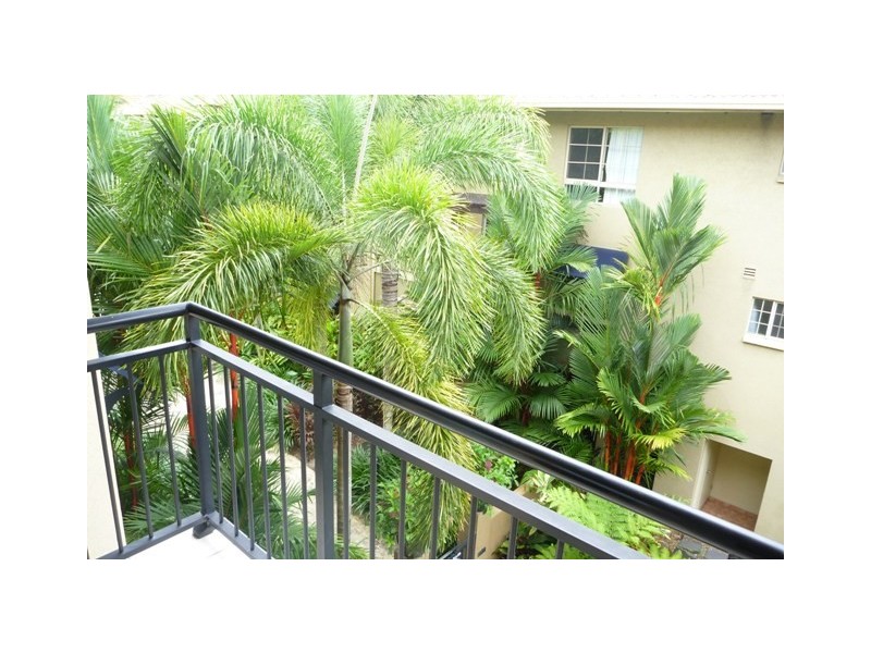 Unit 816/2 Greenslopes Street, Cairns QLD 4870