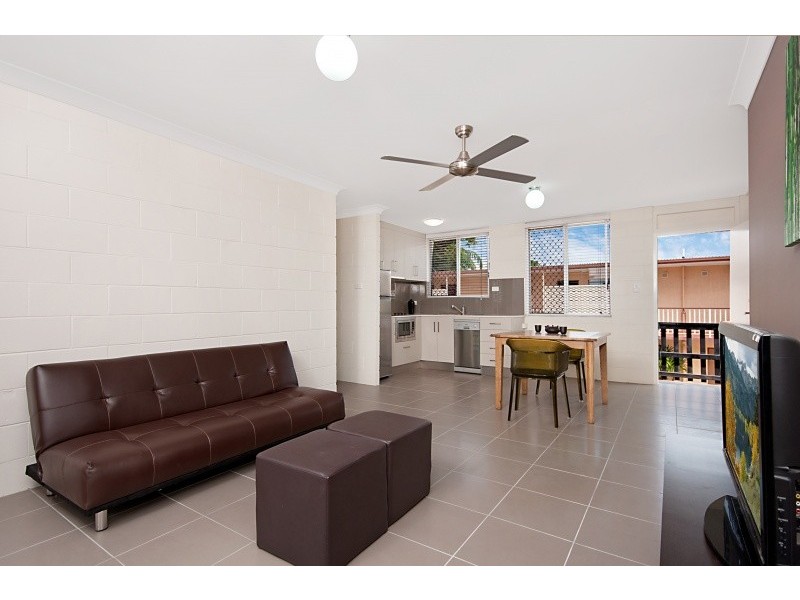 Unit 11/211 Lake Street, Cairns City QLD 4870
