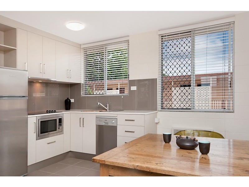 Unit 11/211 Lake Street, Cairns City QLD 4870