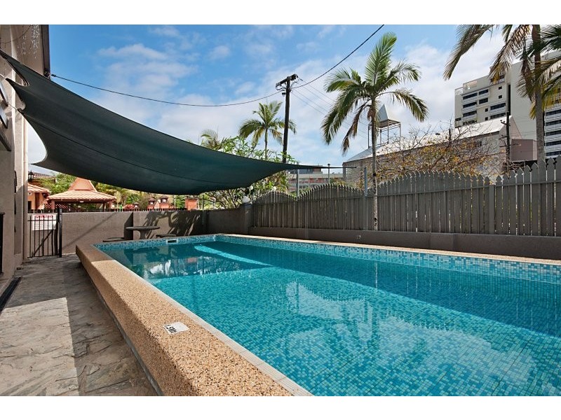 Unit 11/211 Lake Street, Cairns City QLD 4870