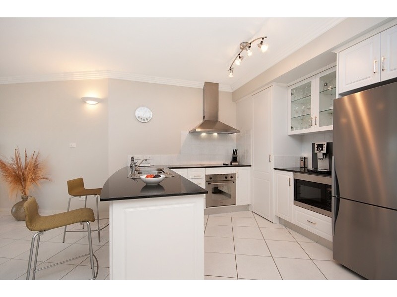 Unit 9/291 The Esplanade, Cairns QLD 4870