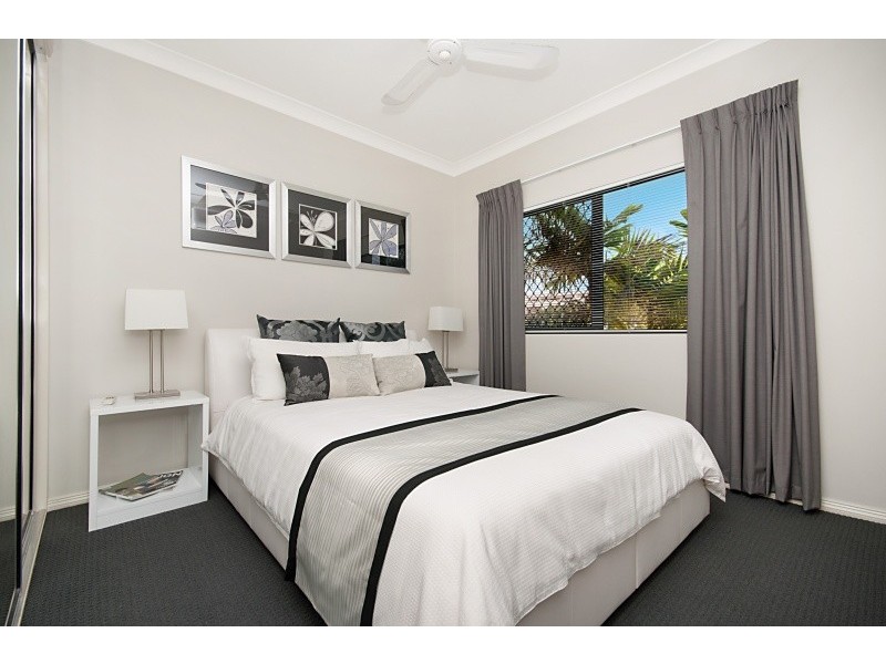 Unit 9/291 The Esplanade, Cairns QLD 4870
