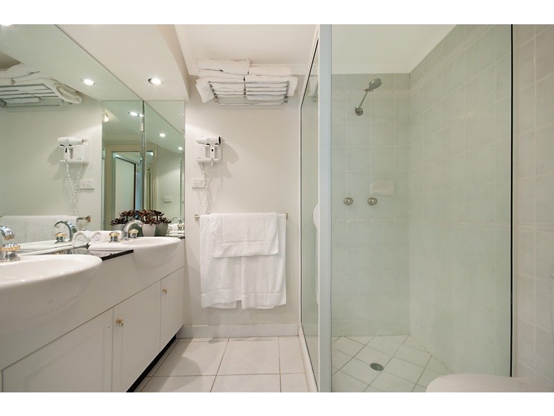 Unit 9/291 The Esplanade, Cairns QLD 4870