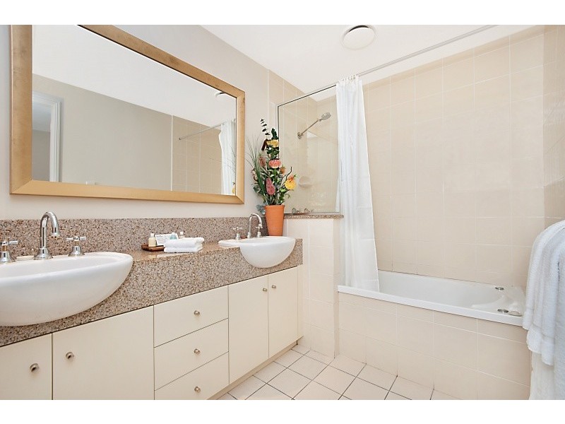 Unit 1123/2 Greenslopes Street, North Cairns QLD 4870