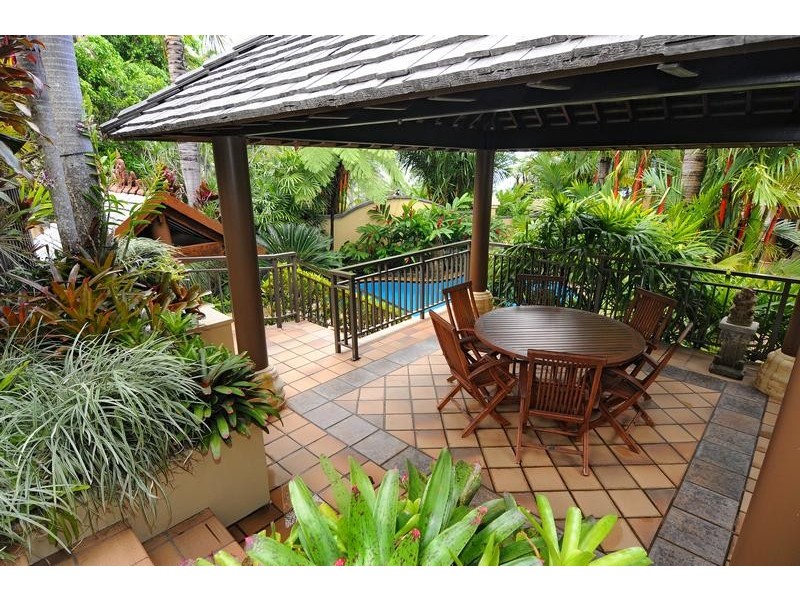 Palm Cove QLD 4879