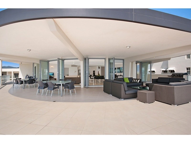 Unit 501/93 Moore Street, Trinity Beach QLD 4879