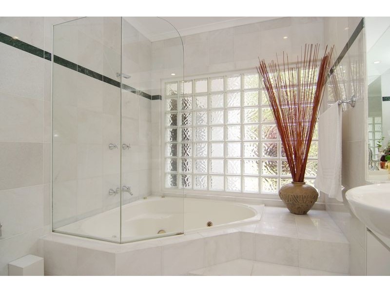 7 Woodmont Place, Cairns QLD 4870