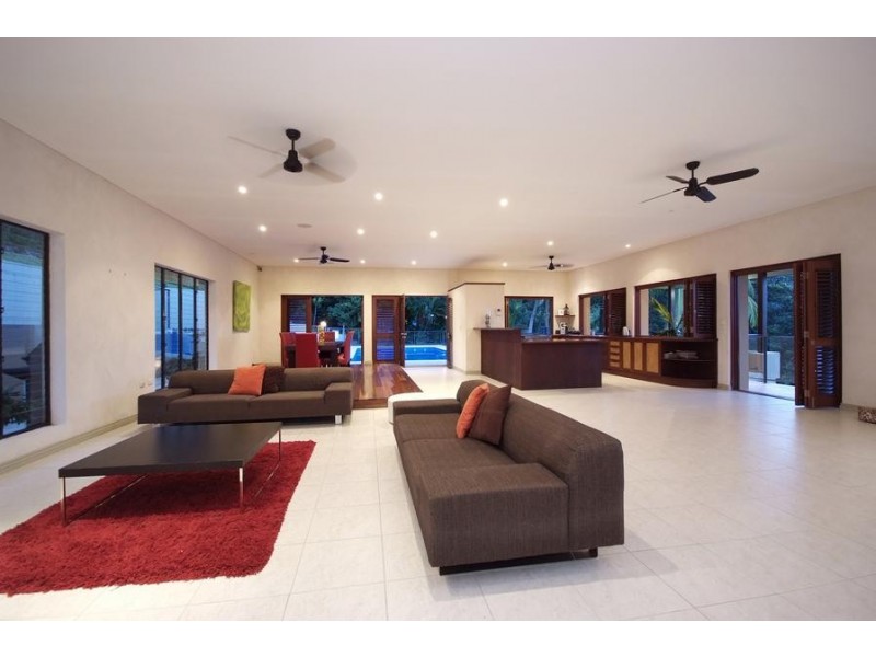 114 Hillview Crescent, Whitfield QLD 4870