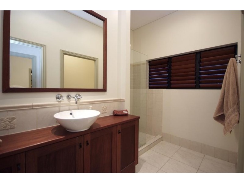 114 Hillview Crescent, Whitfield QLD 4870