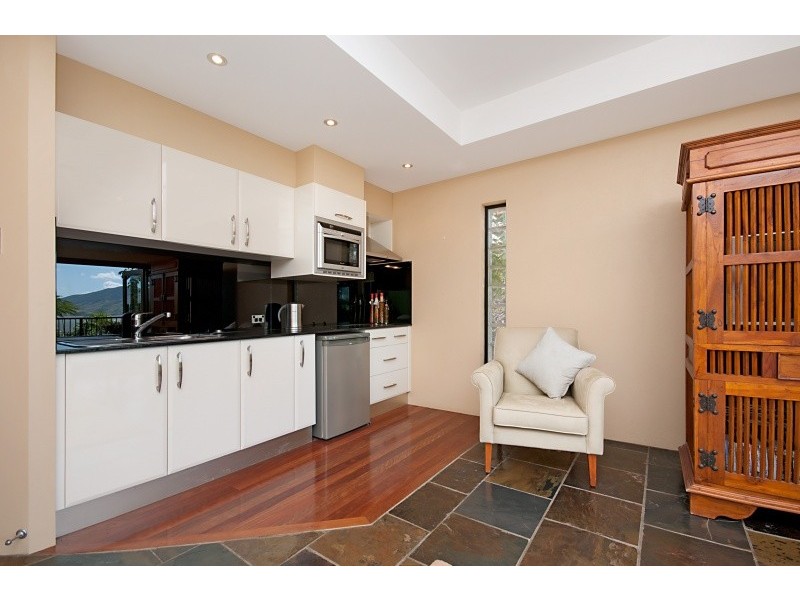 14 Webber Esplanade, Cooktown QLD 4895