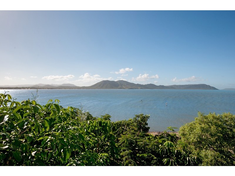 14 Webber Esplanade, Cooktown QLD 4895