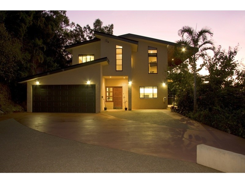 14 Webber Esplanade, Cooktown QLD 4895