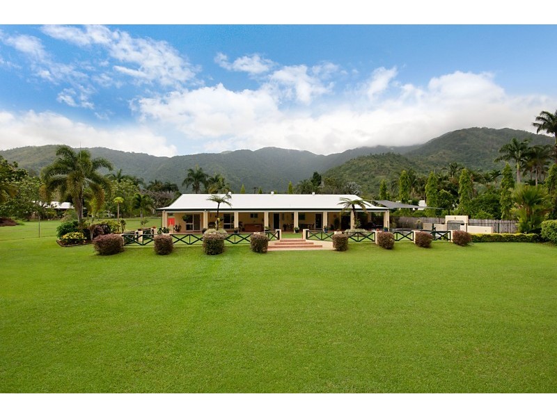 17 – 19 Soderberg Close, Redlynch QLD 4870