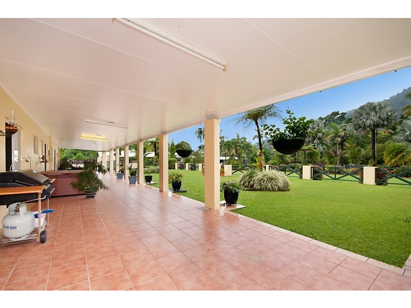 17 – 19 Soderberg Close, Redlynch QLD 4870