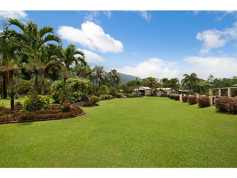 17 – 19 Soderberg Close, Redlynch QLD 4870