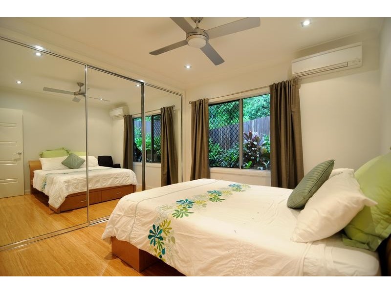 32 Macarthur Close, Palm Cove QLD 4879