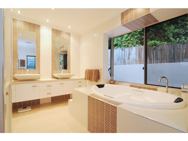 Macarthur Close, Cairns QLD 4870