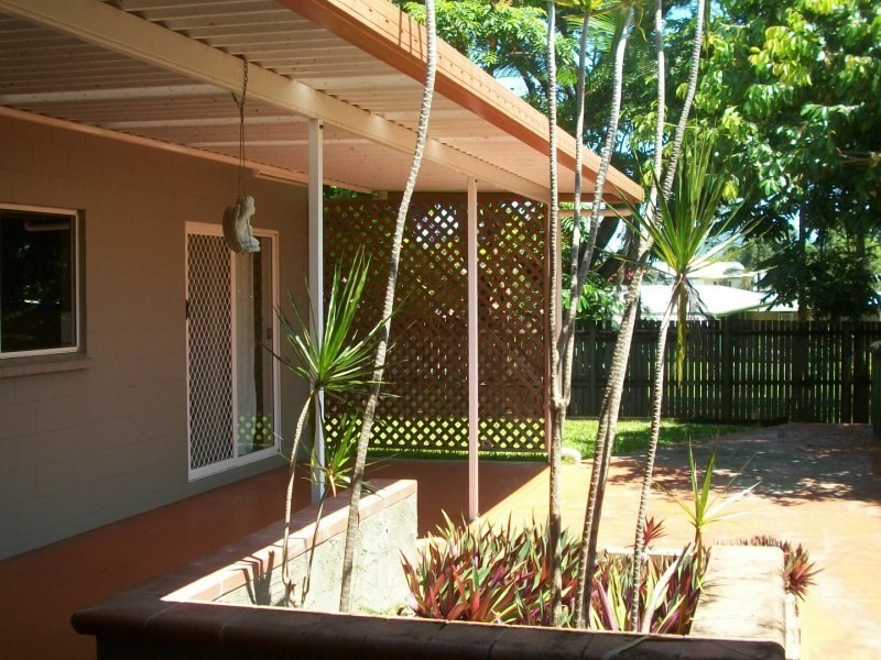 19 Pitt Street, Earlville QLD 4870