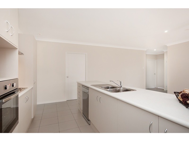 136 Timberlea Drive, Bentley Park QLD 4869