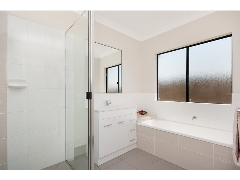 136 Timberlea Drive, Bentley Park QLD 4869