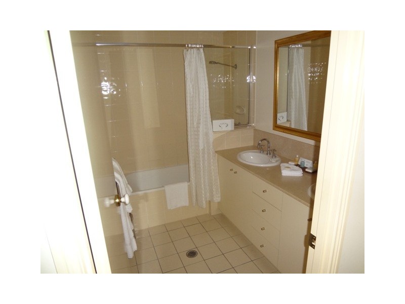 Unit 902/2 Greenslopes Street, Cairns QLD 4870