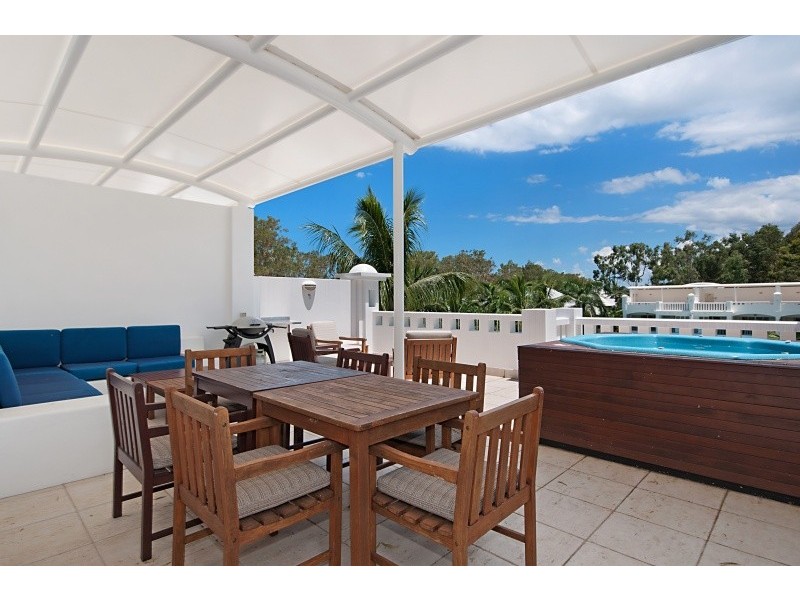 123 Williams Esplanade, Palm Cove QLD 4879