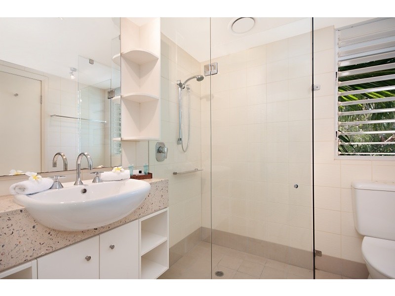 123 Williams Esplanade, Palm Cove QLD 4879