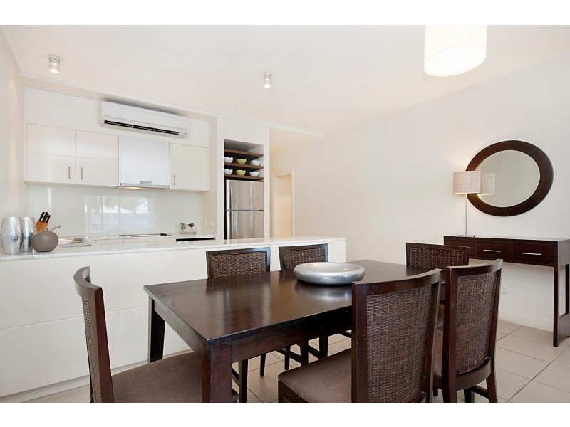 123 Williams Esplanade, Palm Cove QLD 4879