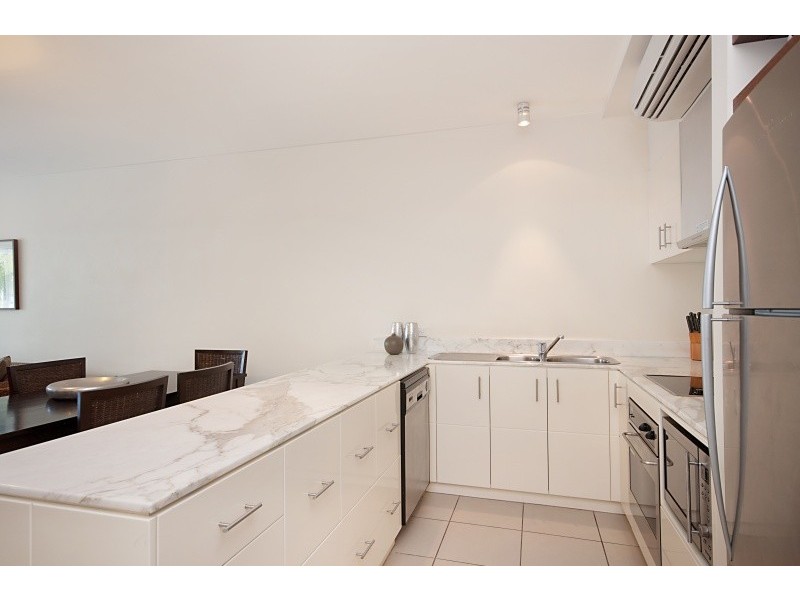 123 Williams Esplanade, Palm Cove QLD 4879