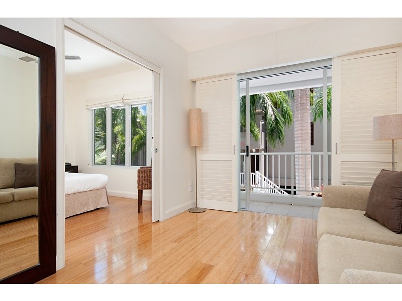 123 Williams Esplanade, Palm Cove QLD 4879