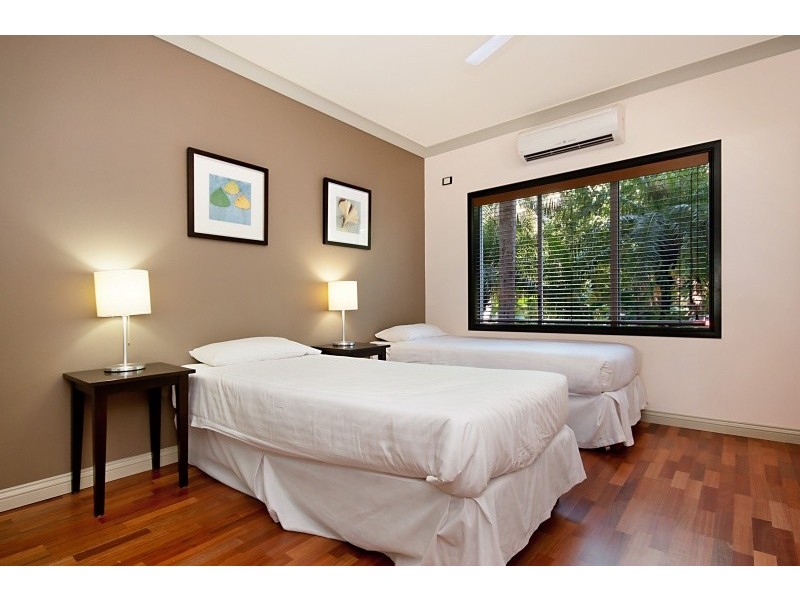 1-9 Veivers Road, Palm Cove QLD 4879