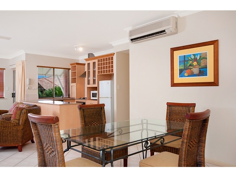 Unit 1128/2 Greenslopes Street, Cairns North QLD 4870