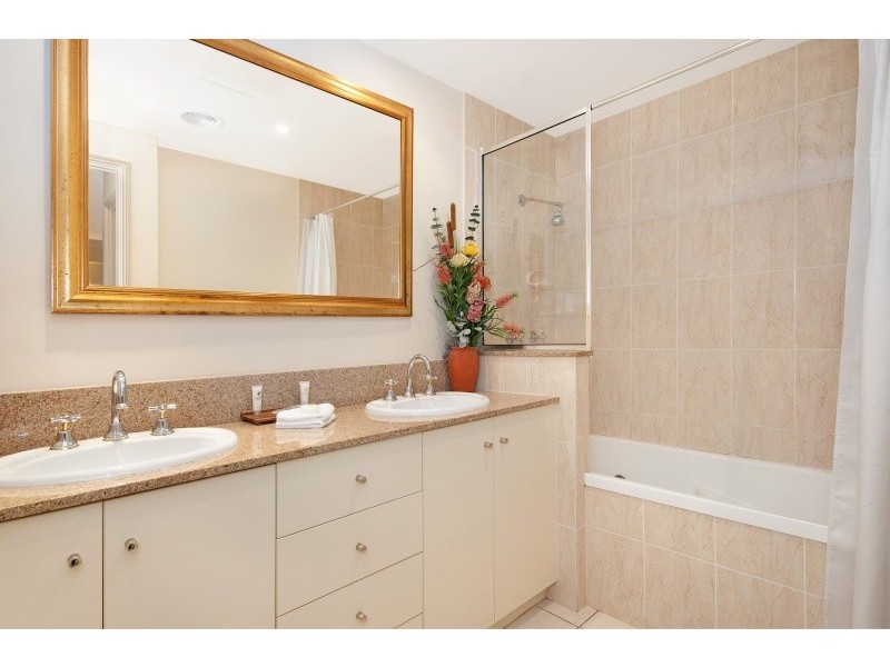 Unit 1415/2 Greenslopes Street, North Cairns QLD 4870