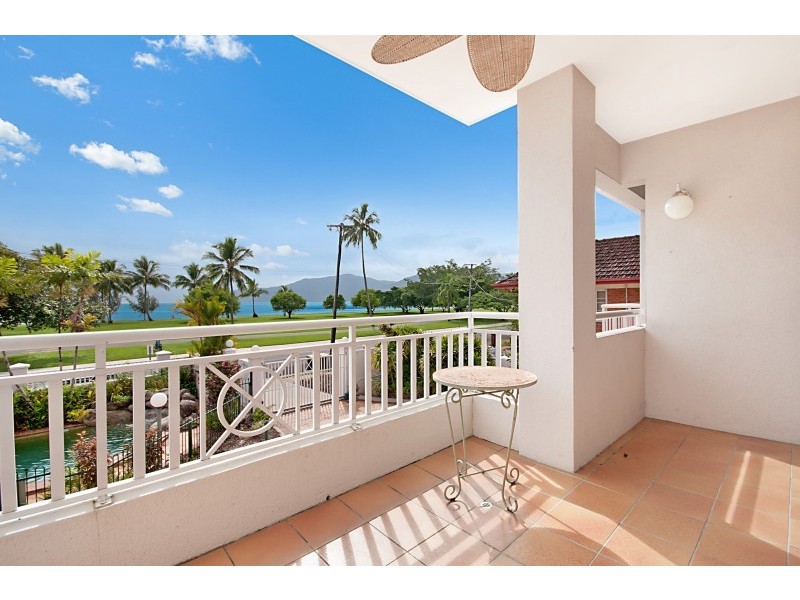 Unit 2/269 The Esplanade, Cairns City QLD 4870