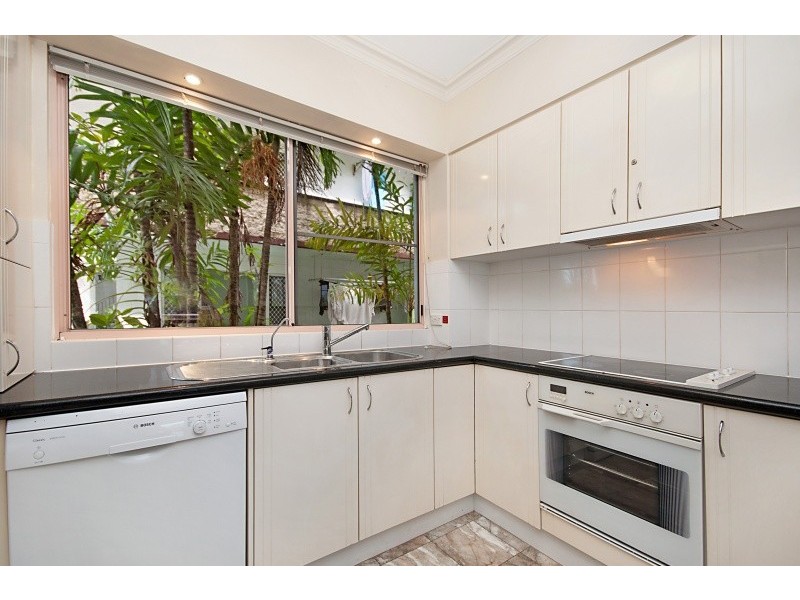 Unit 2/269 The Esplanade, Cairns City QLD 4870