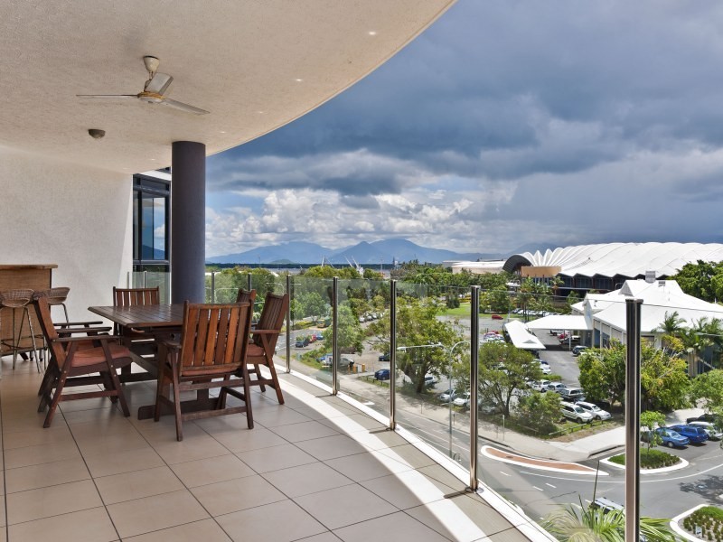 Unit 601/25 Wharf Street, Cairns City QLD 4870