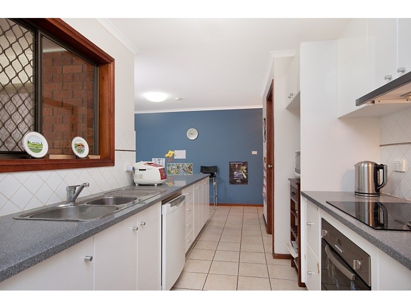 18 Kestrel Street, Bayview Heights QLD 4868