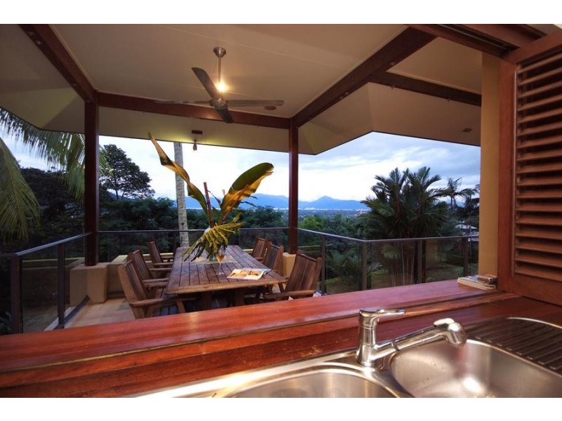114 Hillview Crescent, Whitfield QLD 4870