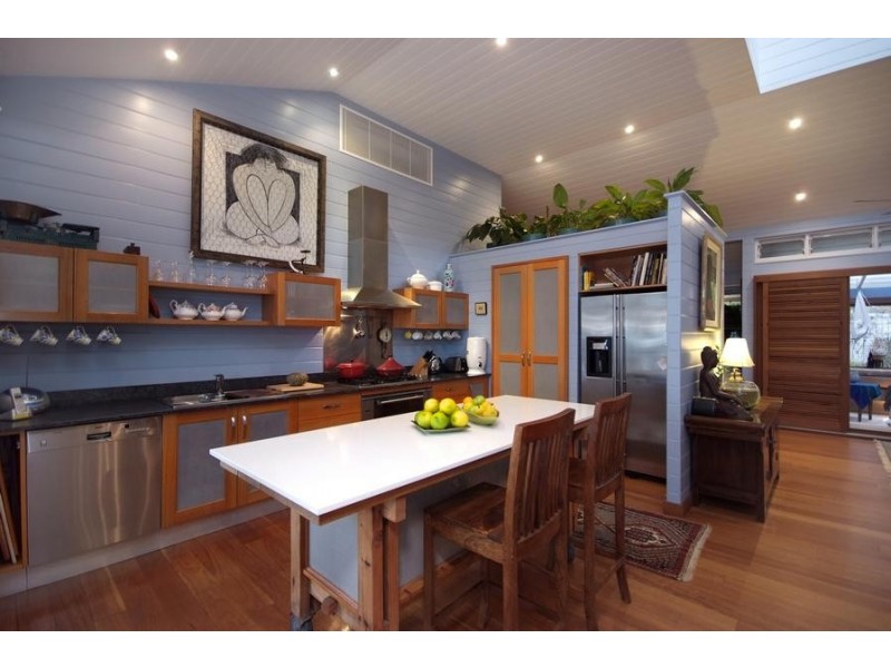 8 – 10 Peacock Street, Trinity Beach QLD 4879