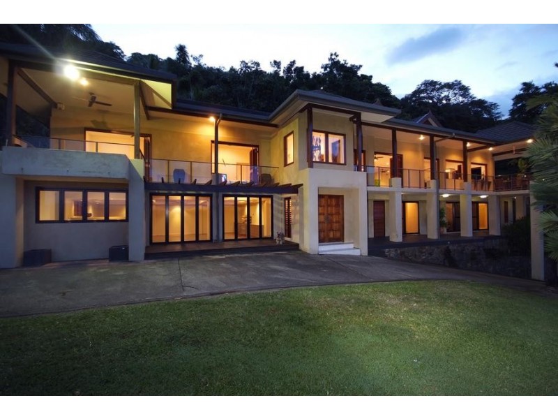 114 Hillview Crescent, Whitfield QLD 4870