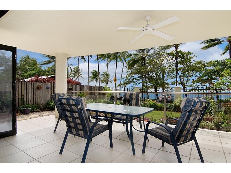 37 Vasey Esplanade, Trinity Beach QLD 4879