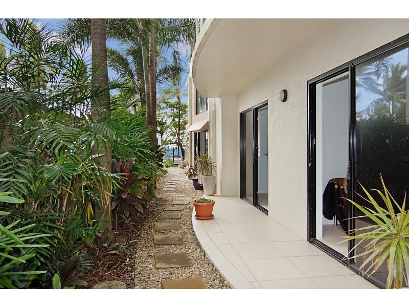 37 Vasey Esplanade, Trinity Beach QLD 4879