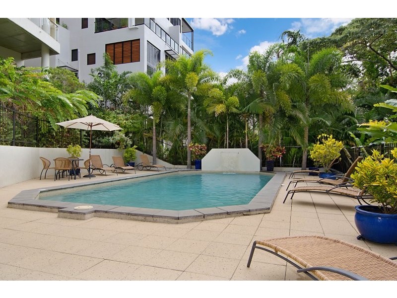 37 Vasey Esplanade, Trinity Beach QLD 4879