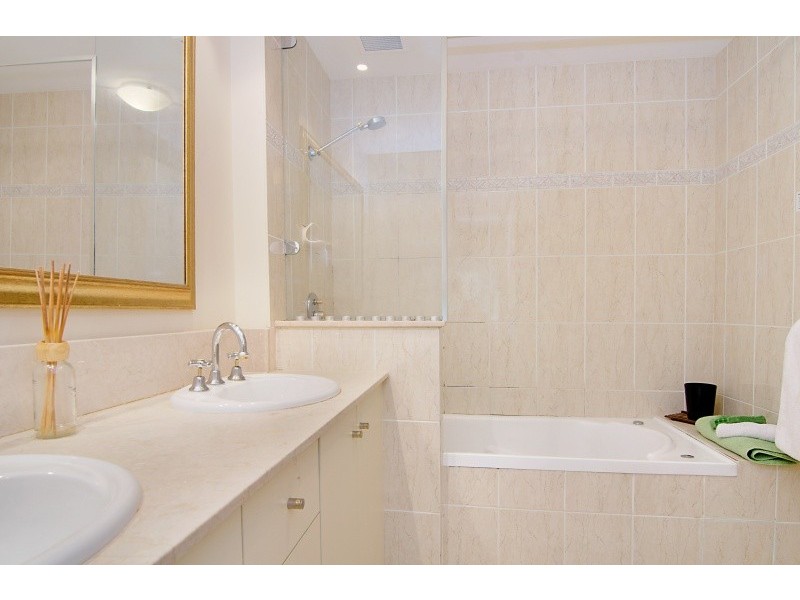 Unit 1009/2 Greenslopes Street, North Cairns QLD 4870
