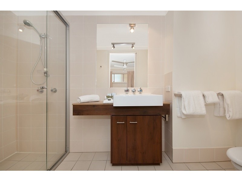 49 Williams Esplanade, Palm Cove QLD 4879